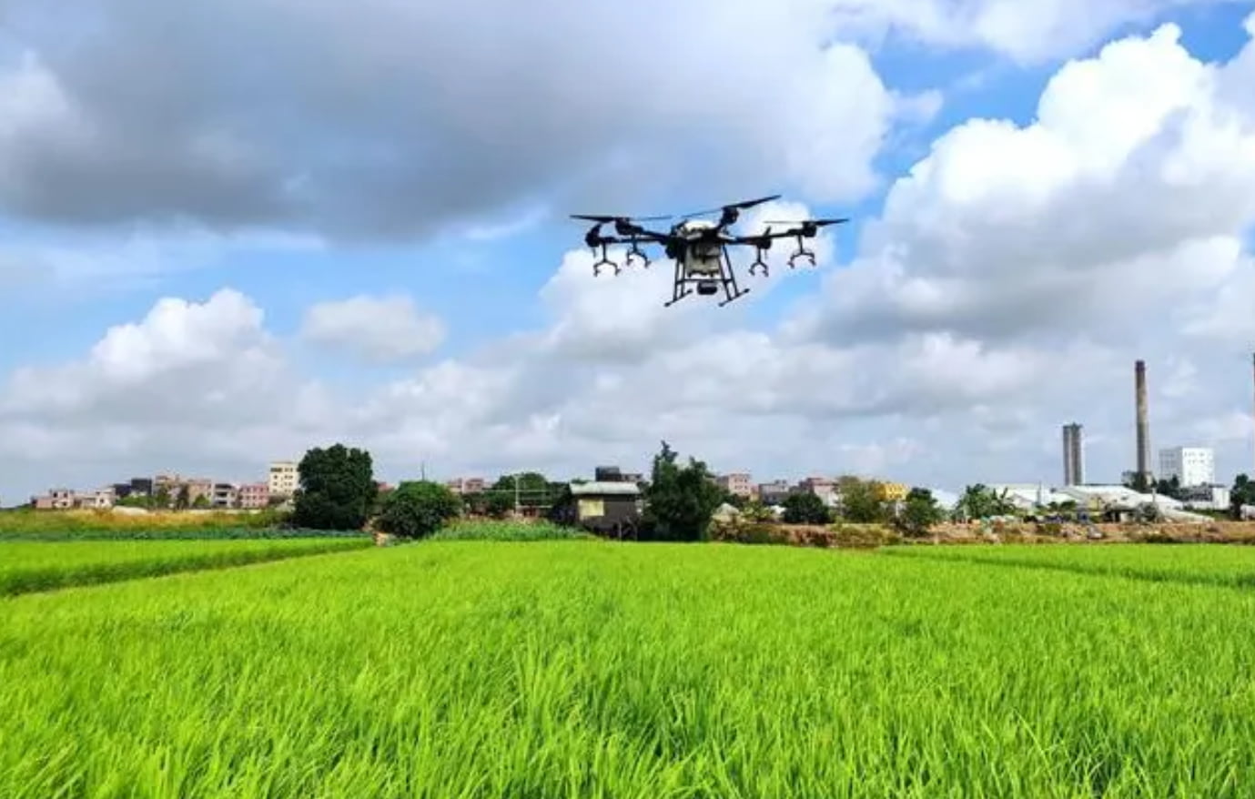 Vantagens e desvantagens da pulverização com drones